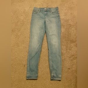 Distressed old navy skinny jeans ( high rise )